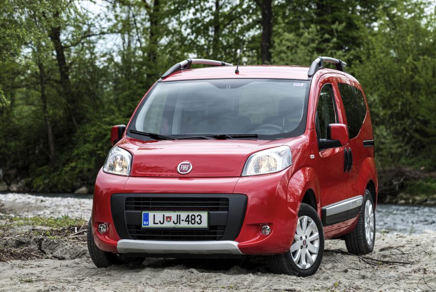 Fiat Qubo Trekking 2011 года  (фото 9 из 11)